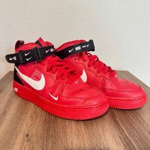 Nike Air Force 1 Mid Utility LV8 University Red GS Size 6Y
